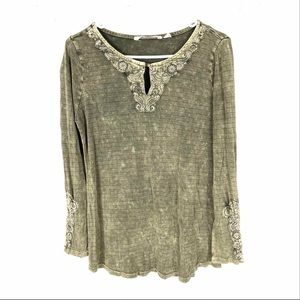 Soft Surroundings Top Medium Petite Embroidered